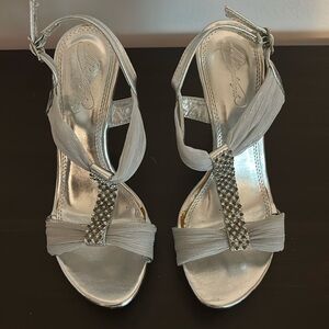 Michaelangelo Women’s Strappy Heeled Sandals, Good Used Condition! Size 7